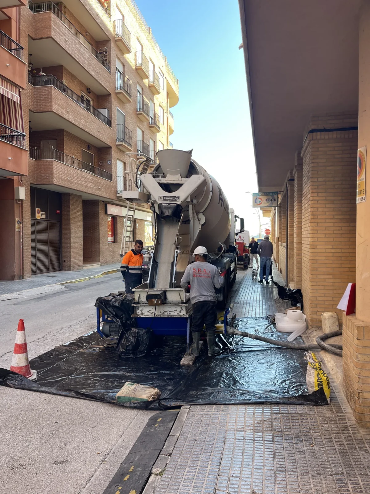Bombeo de hormigón desde la calle