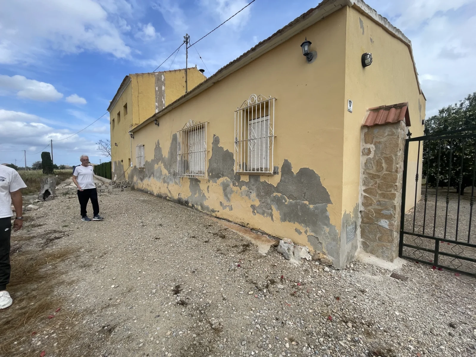 Visita a una casa de campo antes de la intervención