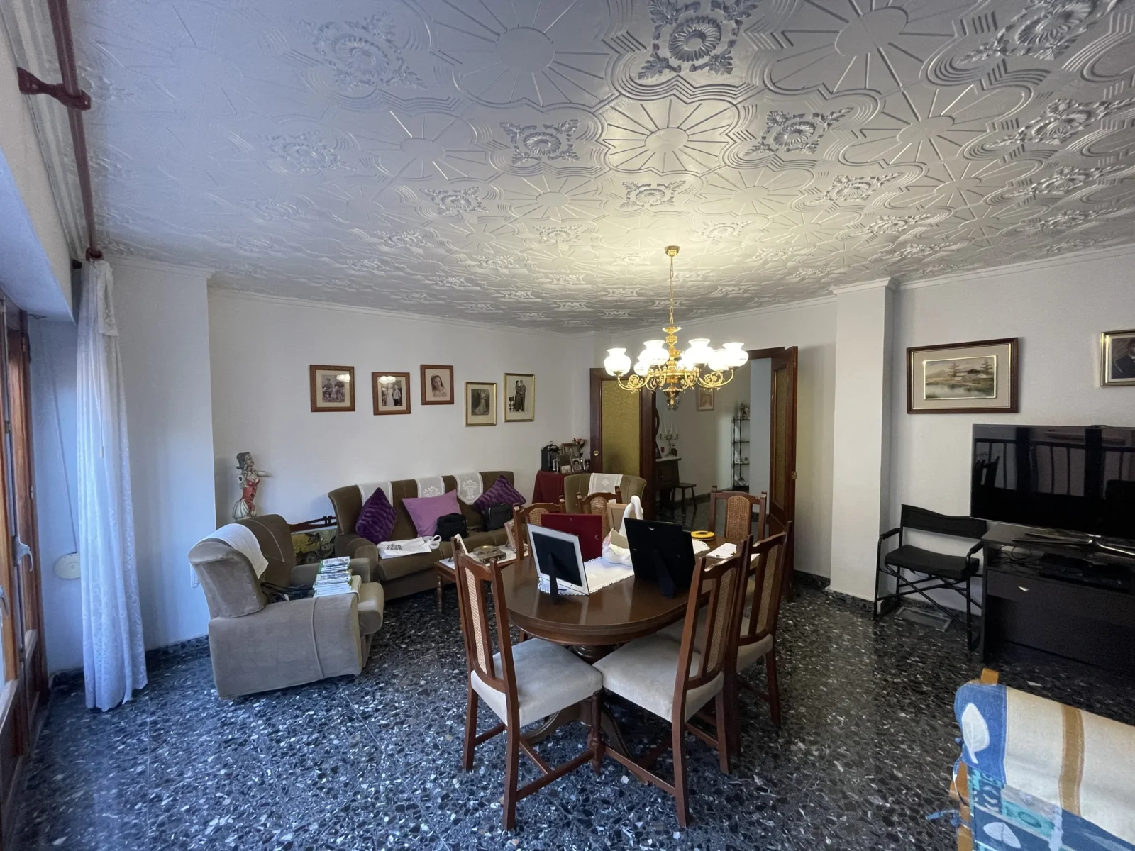 Visita a una vivienda antes de la reforma
