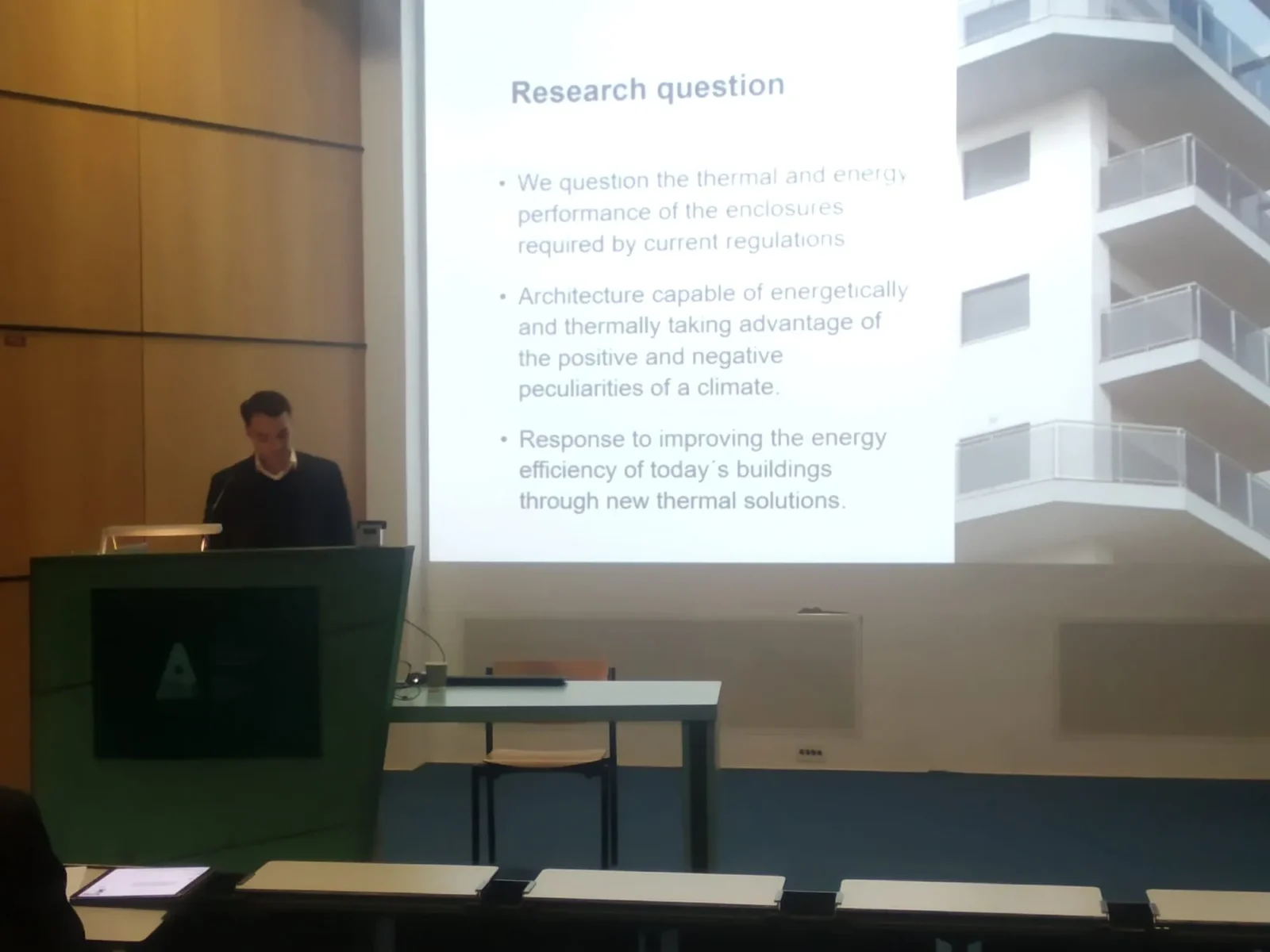 Exposición de la investigación sobre envolventes