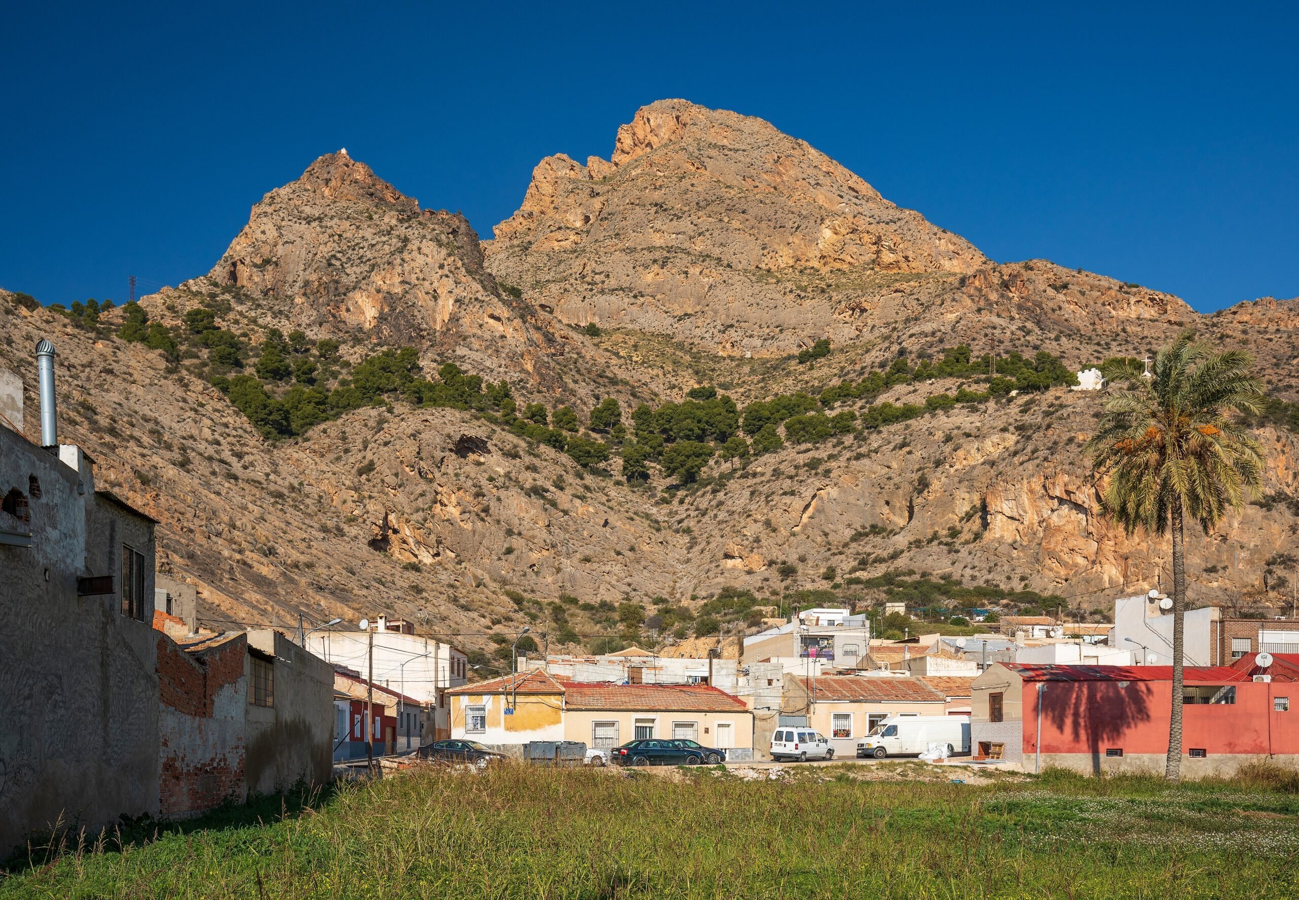 Viviendas de Redován al pie de la sierra de Callosa